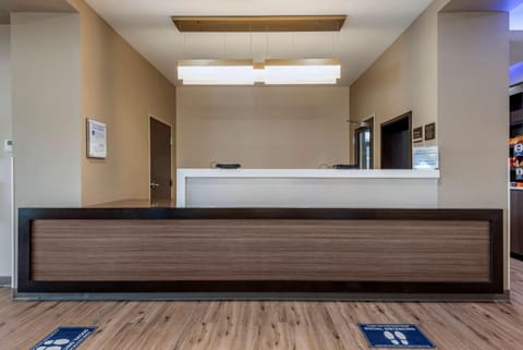 Lobby or reception, On site