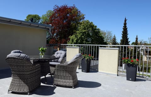Balcony/Terrace, Seating area