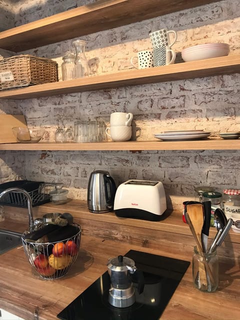 Kitchen or kitchenette, Food and drinks, Food