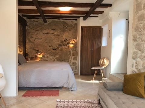 Bed, Living room, Photo of the whole room, Seating area, Bedroom