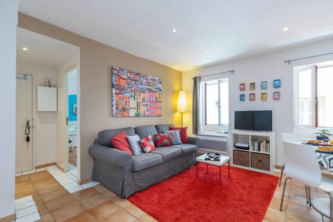 Communal lounge/ TV room, Living room