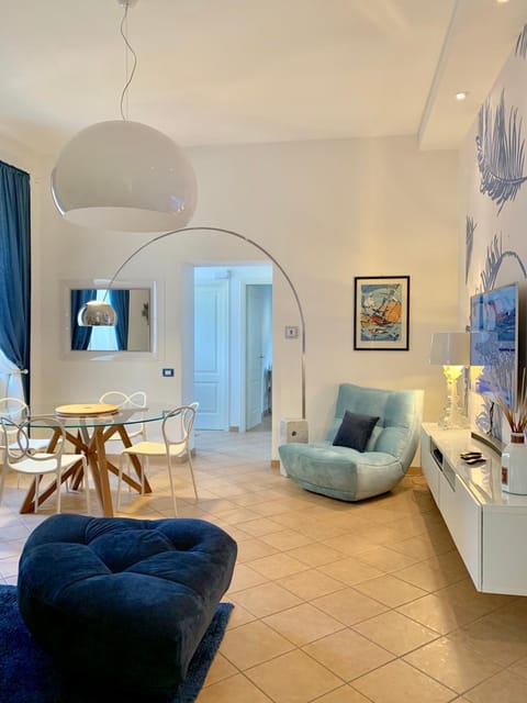 TV and multimedia, Living room, Seating area, Area and facilities