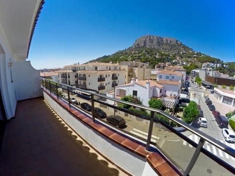 Neighbourhood, Balcony/Terrace, City view, Street view