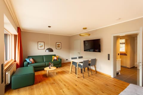 Living room, Seating area, Dining area