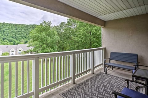 5 Mi to Dtwn and Strip! Branson Condo with Indoor Pool Apartment in Branson