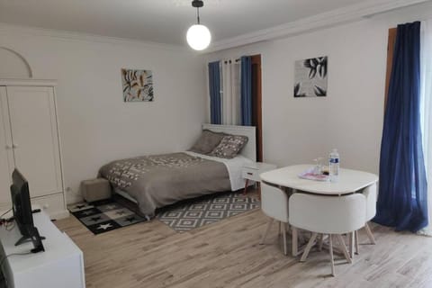 Super Appart entre Paris et Dysney équipé(Ref: KA) Apartment in Gagny