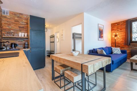 Kitchen or kitchenette, Living room, Seating area