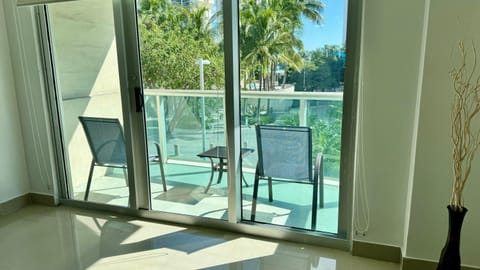 Sunny Isles, beach life! Parking included Apartment in Sunny Isles Beach
