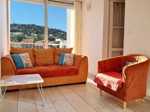 Living room, Seating area, Mountain view
