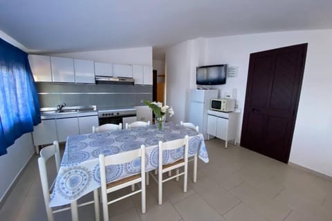 TV and multimedia, Kitchen or kitchenette, Dining area, minibar, pet friendly, stove