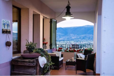 Property building, Patio, Balcony/Terrace, Mountain view