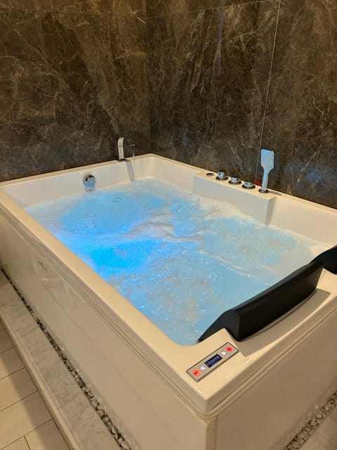 Hot Tub, Bedroom, Bath