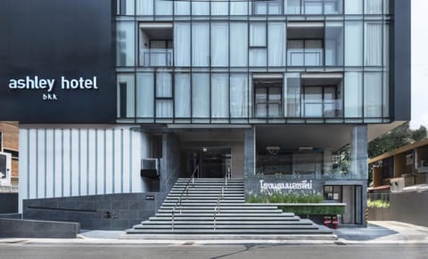 Property building, Facade/entrance
