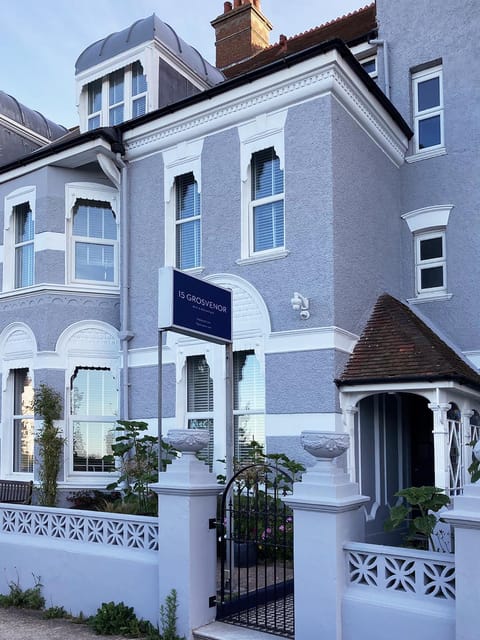Property building, Facade/entrance