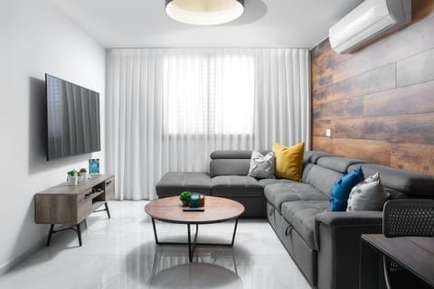 TV and multimedia, Seating area