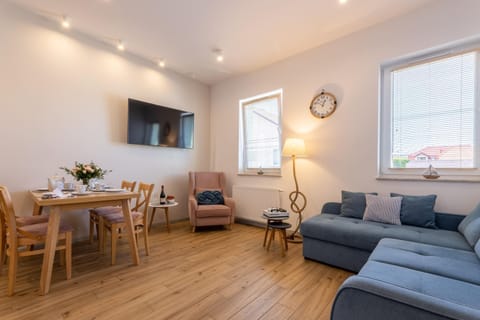 TV and multimedia, Living room, Dining area