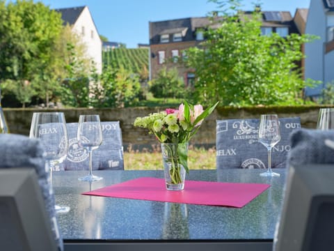 Balcony/Terrace, Garden view