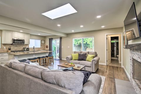 Coastal Carlsbad Home 1 Mi to Beach and Downtown House in Carlsbad