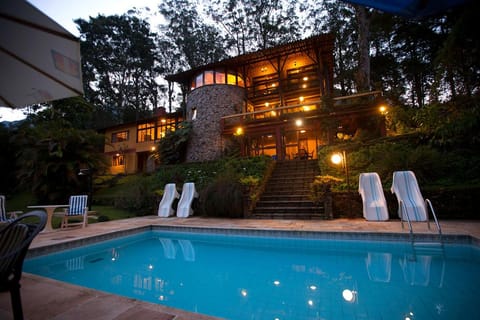 Swimming pool