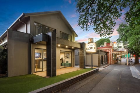 Property building, Facade/entrance