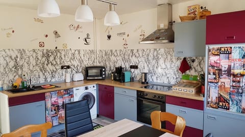 Kitchen or kitchenette, Photo of the whole room