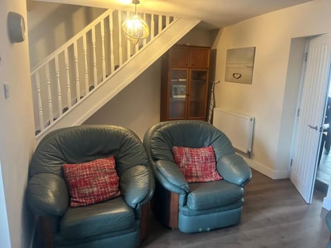 Rj s house Apartment in Wales