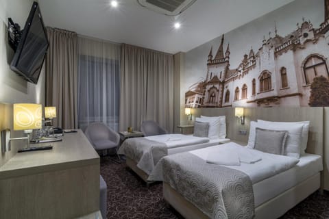 TV and multimedia, Photo of the whole room, Decorative detail, Decorative detail, Bedroom