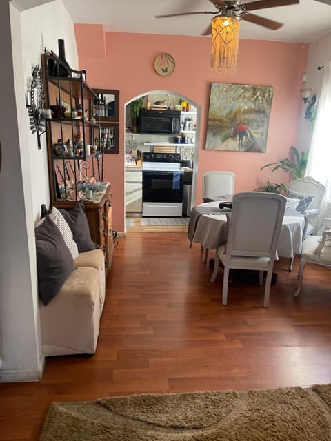 Ne Miami Cottage House in North Miami