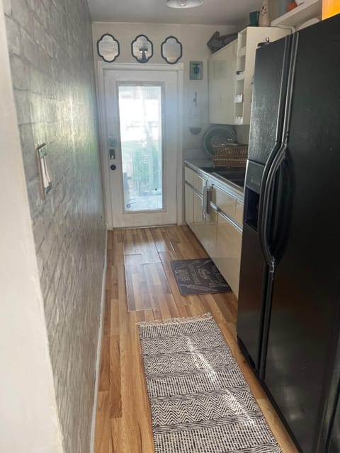 Ne Miami Cottage House in North Miami