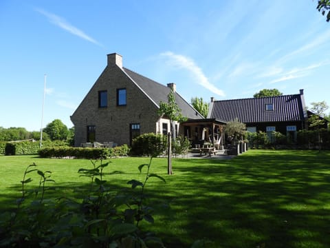 Property building, Spring, Day, Natural landscape, Garden, Garden view