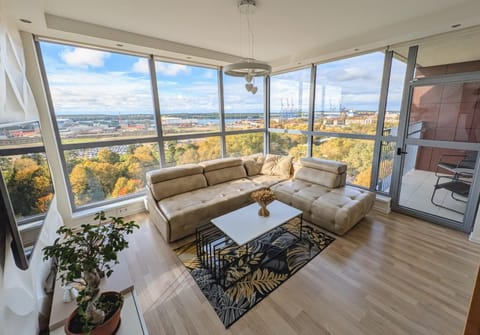 Natural landscape, View (from property/room), Balcony/Terrace, Living room, Seating area