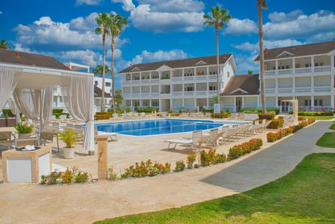 Property building, Pool view, Swimming pool