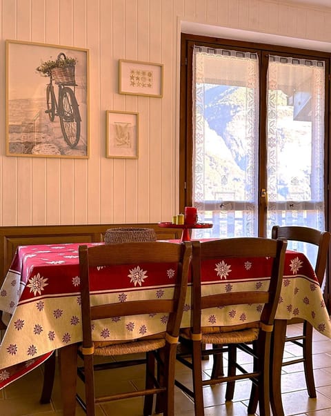 Natural landscape, View (from property/room), Living room