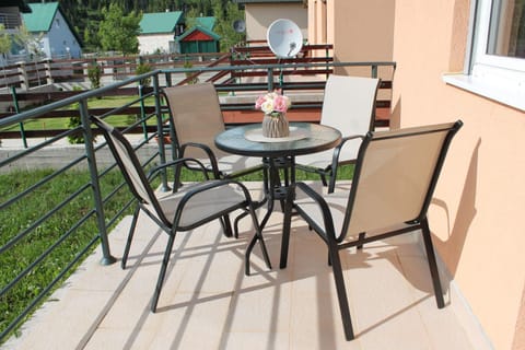 Garden, Balcony/Terrace