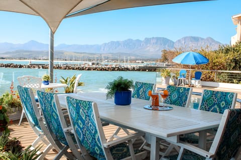 View (from property/room), Dining area, Mountain view, Pool view, Sea view, Internal: Not applicable to any particular room