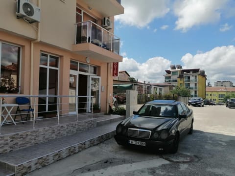 Facade/entrance, Street view
