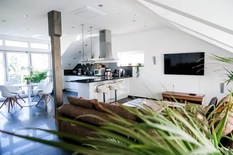 Modern Loft/Apartment near Bonn DTAG/DHL/UN Apartment in Königswinter