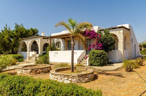 Property building, Day, Garden, Garden view