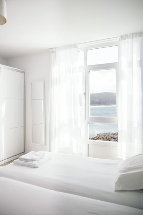 Bed, Photo of the whole room, Sea view