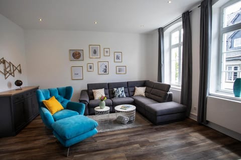 Living room, Photo of the whole room