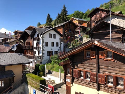 Day, Neighbourhood, Natural landscape, City view