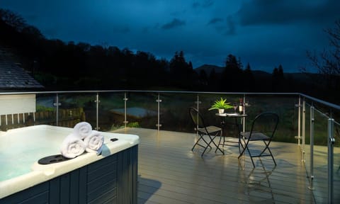 Night, Natural landscape, Hot Tub, Balcony/Terrace, Internal: Not applicable to any particular room
