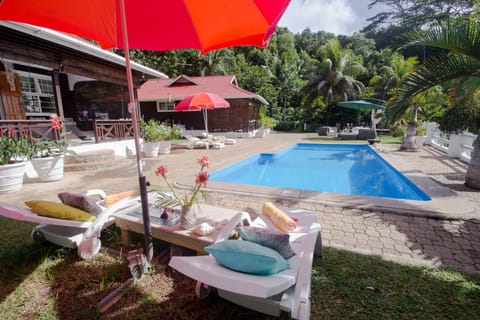 Property building, Balcony/Terrace, Swimming pool