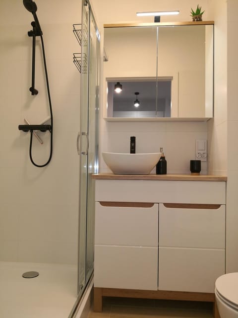 Shower, Toilet, Bathroom