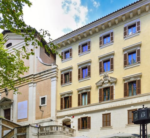 Property building, Facade/entrance