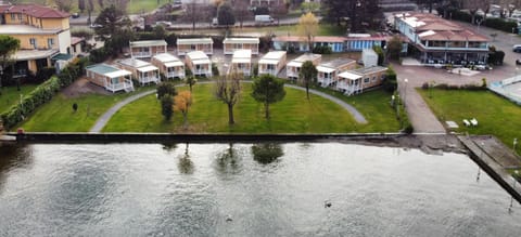 Bird's eye view, Lake view