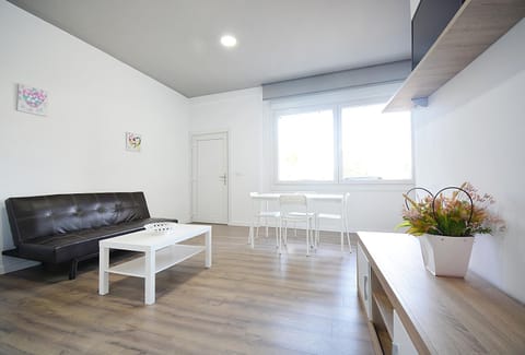 TV and multimedia, Living room, Dining area