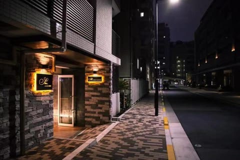 Facade/entrance