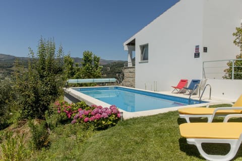 Swimming pool, sunbed