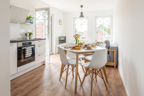 Living room, Dining area, kitchen